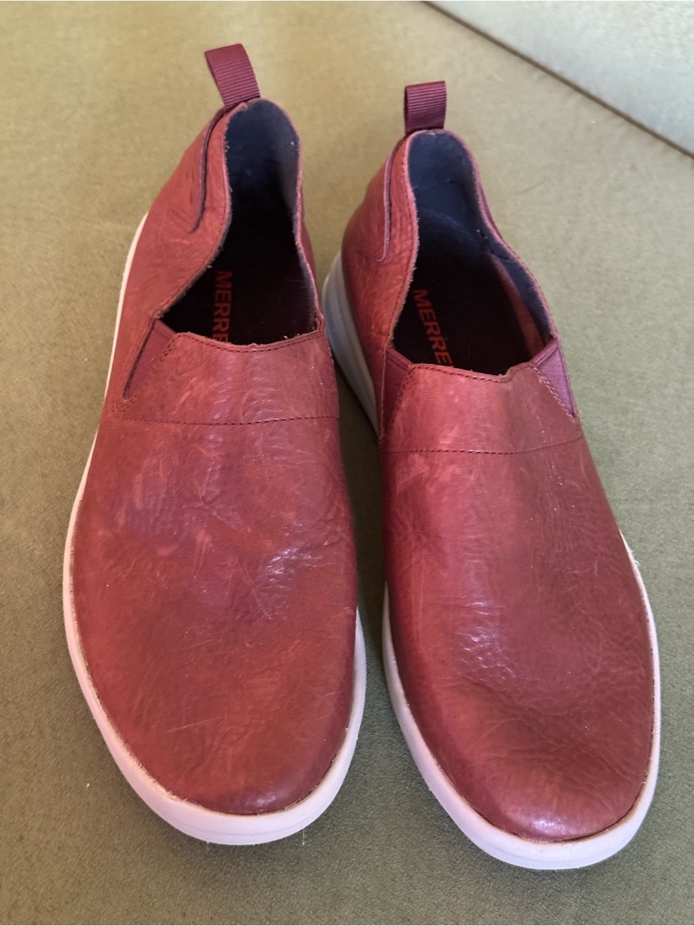 Merrell womens Slip-On Loafers in Burgundy with White Sole - Picture 3 of 9